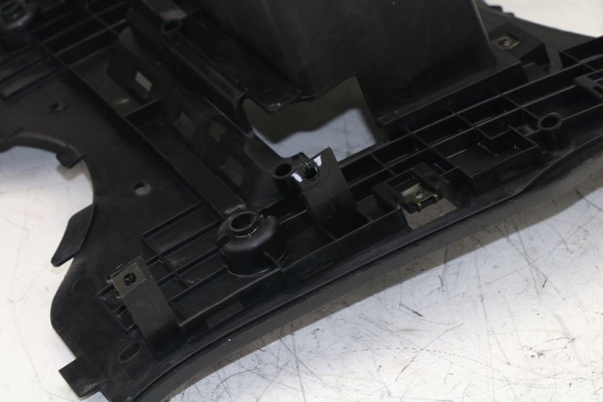 photo de TAPA REPOSAPIES YAMAHA VITY 125 (2008 - 2013)