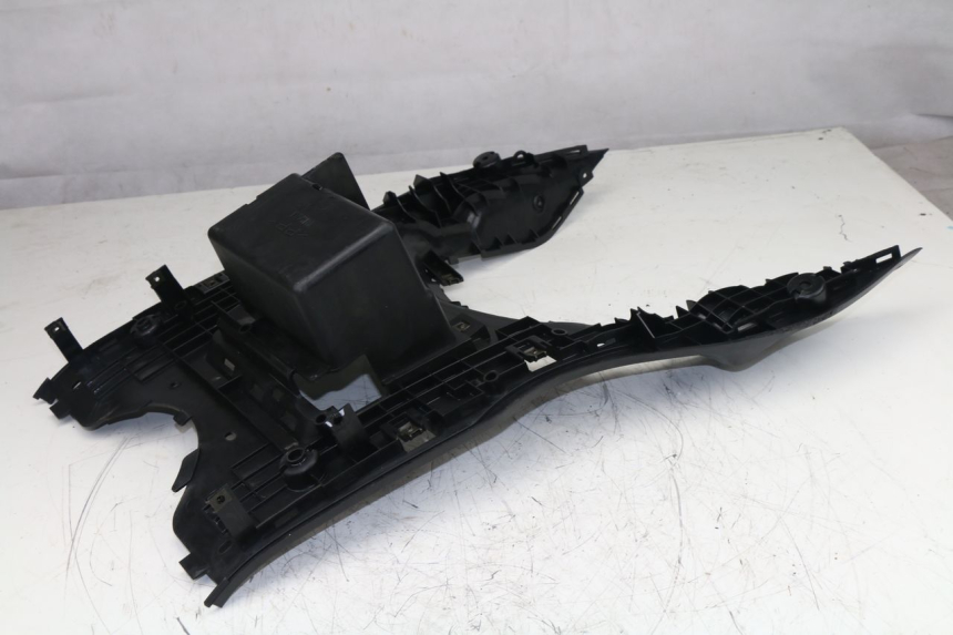 photo de TAPA REPOSAPIES YAMAHA VITY 125 (2008 - 2013)