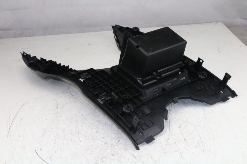 photo de TAPA REPOSAPIES YAMAHA VITY 125 (2008 - 2013)