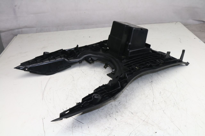 photo de TAPA REPOSAPIES YAMAHA VITY 125 (2008 - 2013)