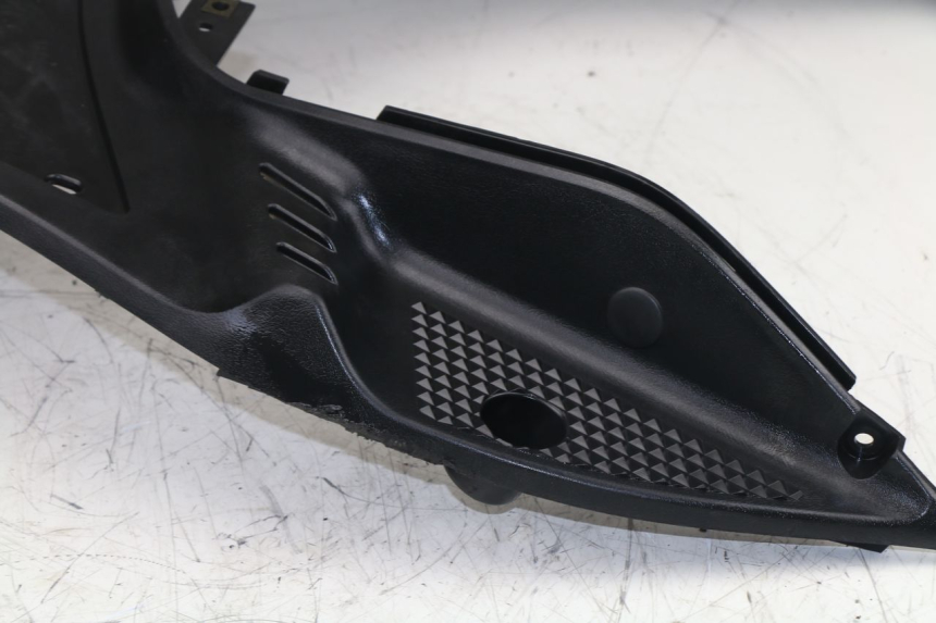 photo de TAPA REPOSAPIES YAMAHA VITY 125 (2008 - 2013)