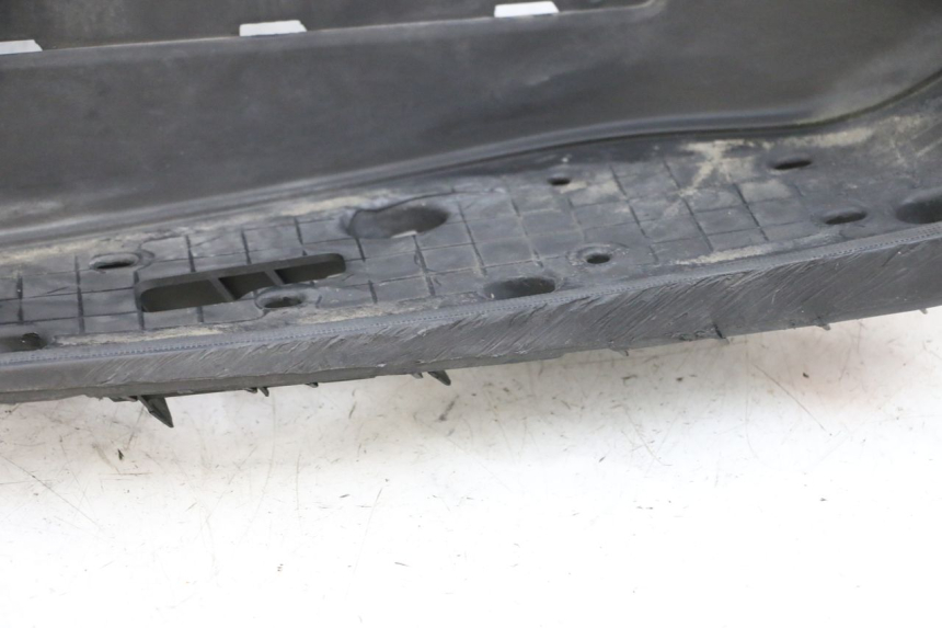 photo de ESTRIBO YAMAHA XMAX X-MAX 125 (2006 - 2009) - Estado de la superficie y material