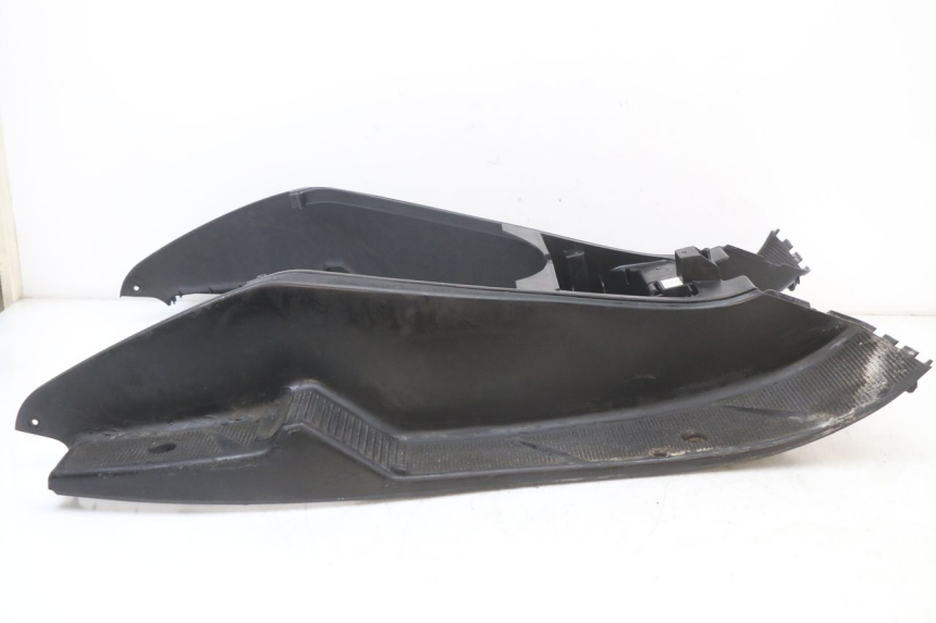 photo de TAPA REPOSAPIES YAMAHA YP MAJESTY 125 (2002 - 2006)