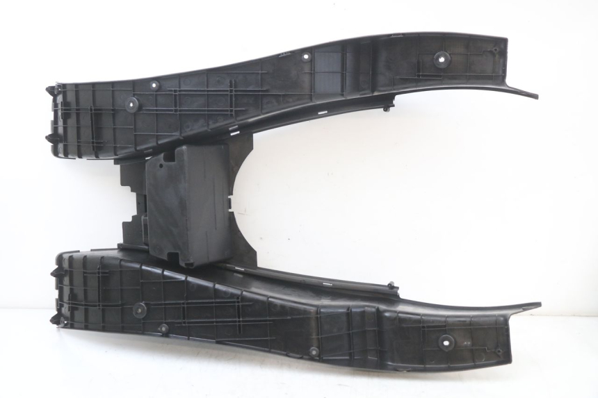 photo de TAPA REPOSAPIES YAMAHA YP MAJESTY 125 (2002 - 2006)