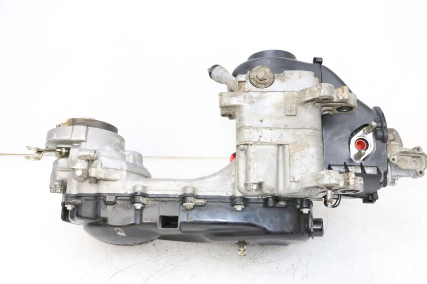 photo de MOTOR KYMCO AGILITY 4T 50 (2018 - 2022) - Otra perspectiva