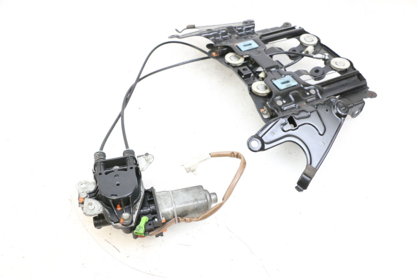 photo de BURBUJA MOTOR SUZUKI BURGMAN EXECUTIVE ABS 650 (2006 - 2012) - Características distintivas