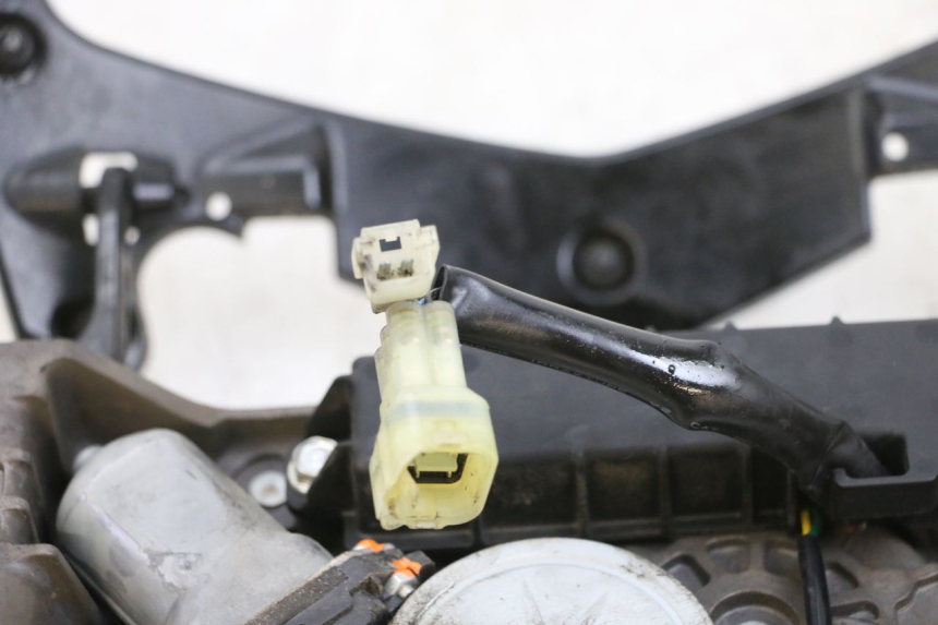 photo de MOTOR BURBUJA YAMAHA FJR ABS 1300 (2006 - 2012) - Zoom estado de uso