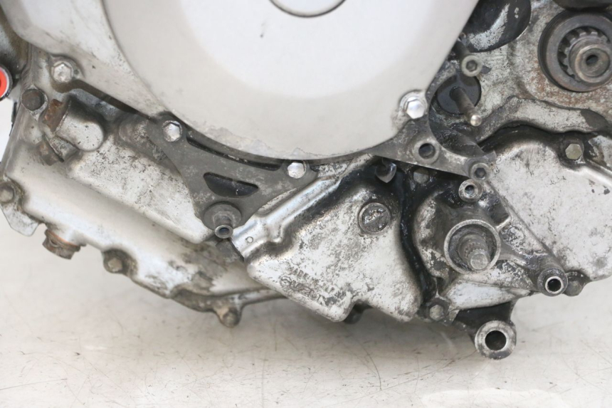 photo de MOTOR SUZUKI DL V STROM 1000 (2002 - 2007) - Enfoque en la estructura