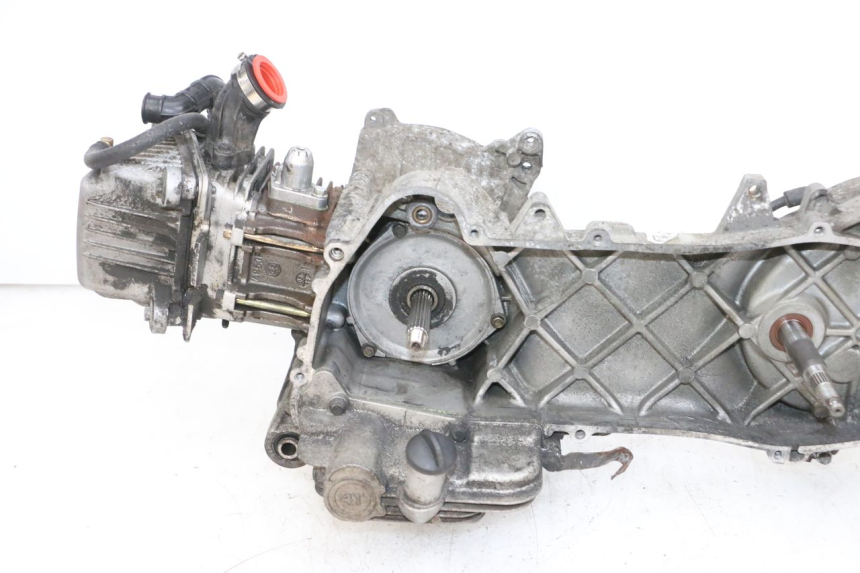 photo de MOTOR PIAGGIO FLY 4T 50 (2013 - 2017) - Enfoque en la estructura