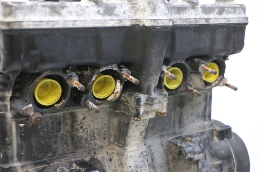 photo de MOTOR KAWASAKI GPX R WARBIRD 600 (1988 - 1993) - Detalles de los puntos de fijación