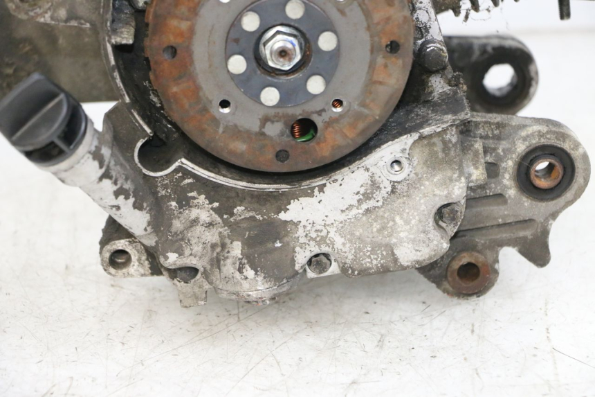 photo de MOTOR PEUGEOT KISBEE 4T 50 (2018 - 2022) - Zoom sobre los componentes