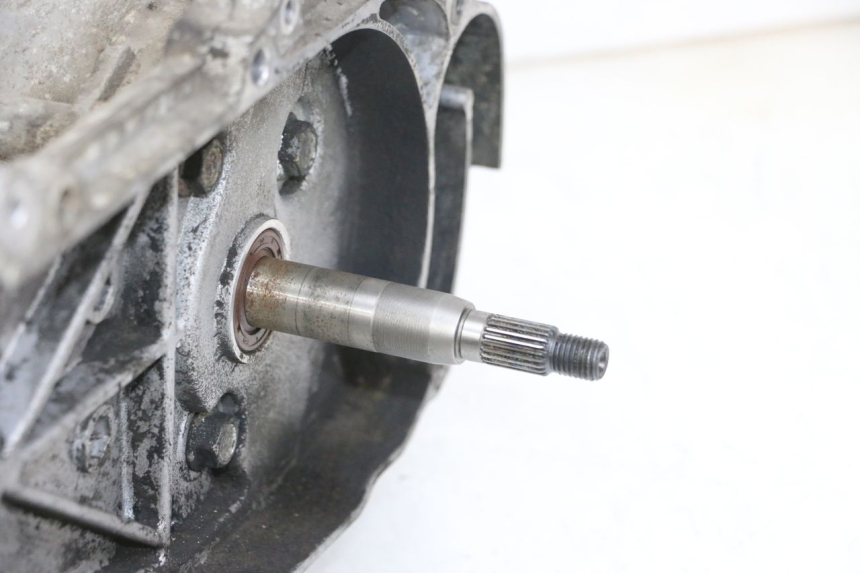 photo de MOTOR PEUGEOT KISBEE 4T 50 (2018 - 2022) - Enfoque en la estructura