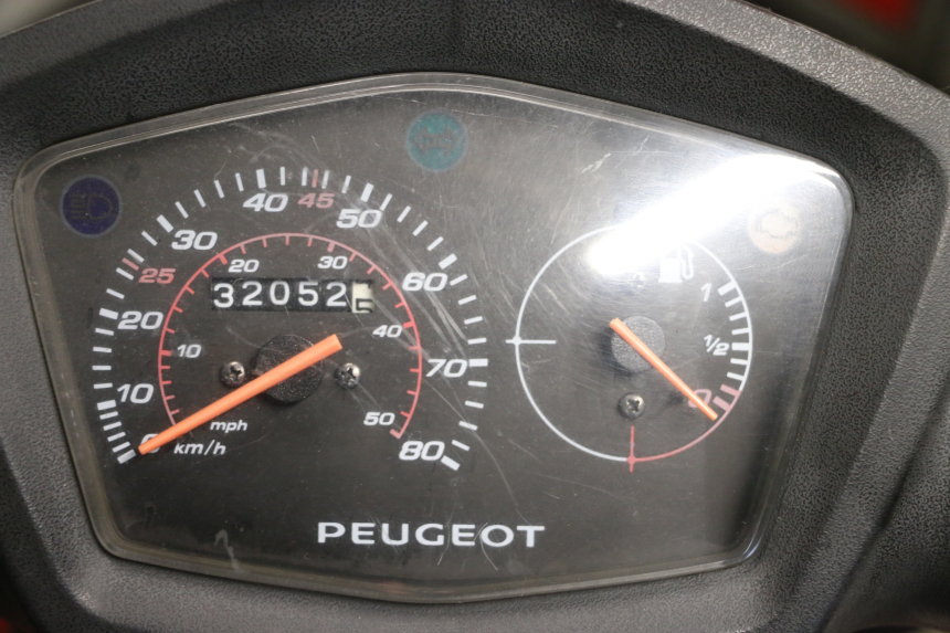 photo de MOTOR PEUGEOT KISBEE 4T 50 (2018 - 2022) - Zoom estado de uso