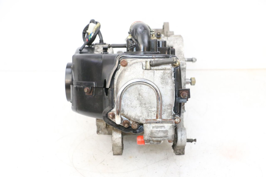 photo de MOTOR PEUGEOT KISBEE 4T 50 (2010 - 2017) - Enfoque en la estructura