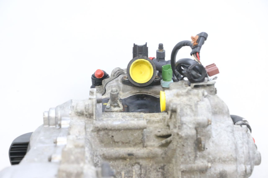 photo de MOTOR PIAGGIO MP3 RL 250 (2007 - 2010) - Estado de la superficie y material