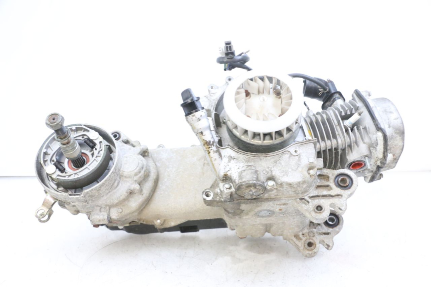 photo de MOTOR JM MOTORS OLDIES GT 4T 50 (2018 - 2025) - Primer plano técnico