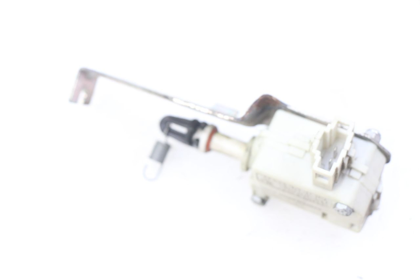 photo de MOTOR APERTURA BAÚL PIAGGIO LIBERTY IGET 4T 50 (2015 - 2020)