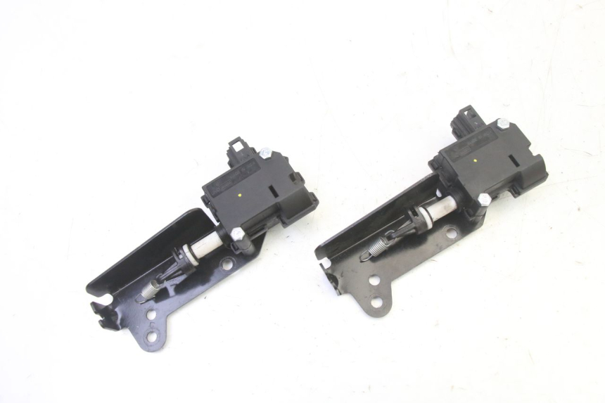 photo de CIERRE ASIENTO MOTOR PIAGGIO MP3 HPE 310 (2024 - 2025)