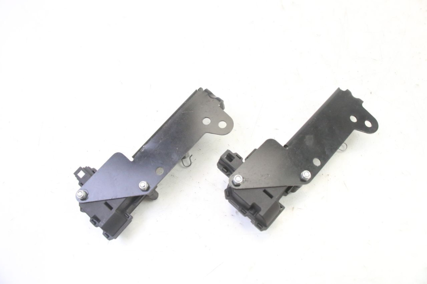 photo de CIERRE ASIENTO MOTOR PIAGGIO MP3 HPE 310 (2024 - 2025)