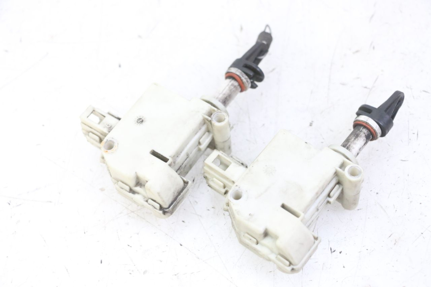 photo de CIERRE ASIENTO MOTOR PIAGGIO MP3 LT 300 (2010 - 2016)