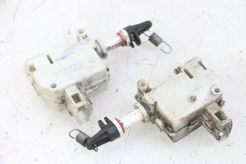 photo de MOTOR APERTURA BAÚL PIAGGIO MP3 LT 300 (2010 - 2016)