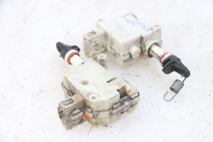 photo de MOTOR APERTURA BAÚL PIAGGIO MP3 LT 300 (2010 - 2016)