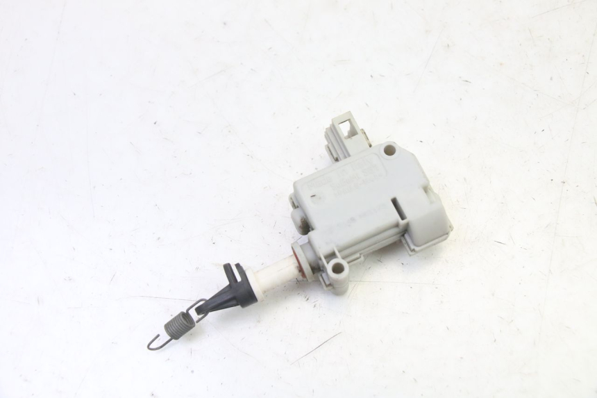 photo de CIERRE ASIENTO MOTOR PIAGGIO MP3 RL 250 (2007 - 2010)