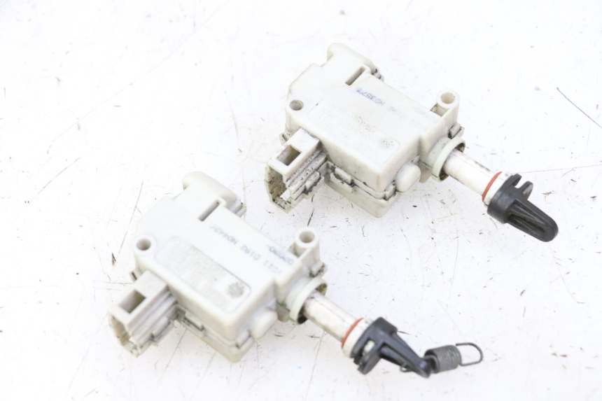 photo de CIERRE ASIENTO MOTOR PIAGGIO MP3 500 (2011 - 2015)