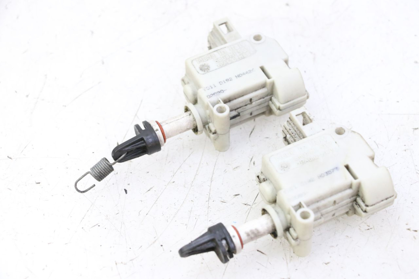 photo de CIERRE ASIENTO MOTOR PIAGGIO MP3 500 (2011 - 2015)