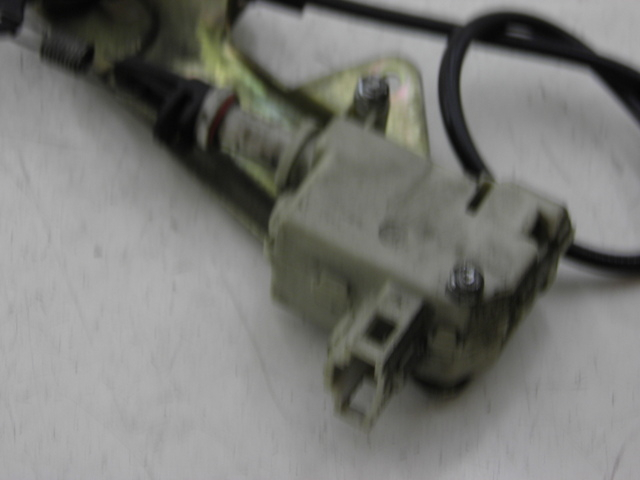 photo de CIERRE ASIENTO MOTOR PIAGGIO BEVERLY 125 (1998 - 2005)