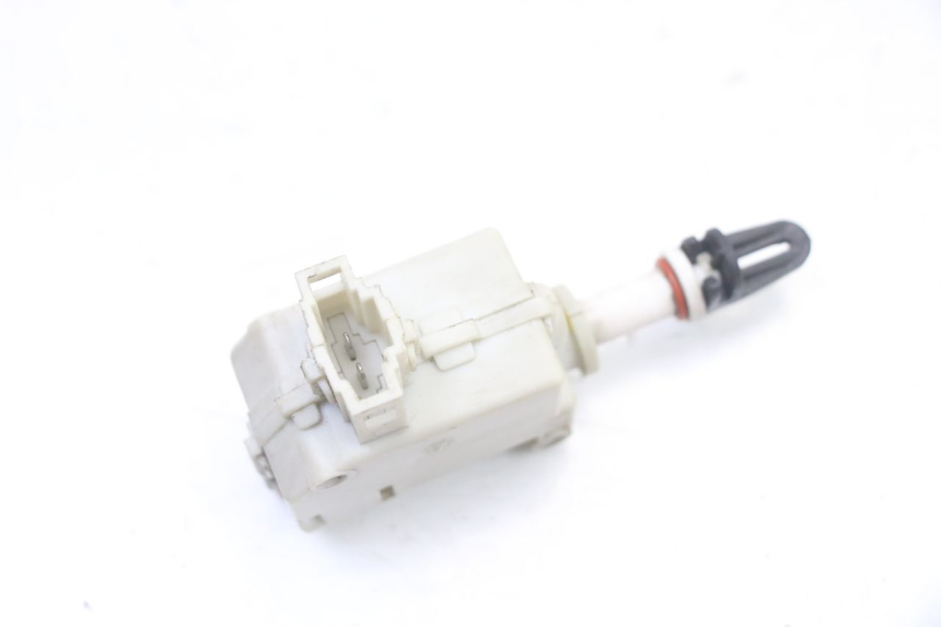 photo de MOTOR APERTURA BAÚL PIAGGIO MP3 500 (2014 - 2016)