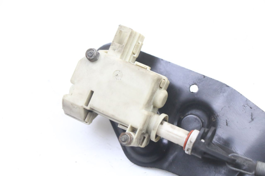 photo de MOTOR APERTURA BAÚL PIAGGIO VESPA GRANTURISMO 125 (2003 - 2007)