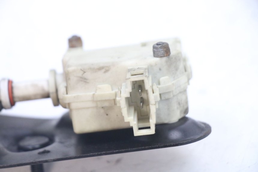 photo de MOTOR APERTURA BAÚL PIAGGIO VESPA GRANTURISMO 125 (2003 - 2007)