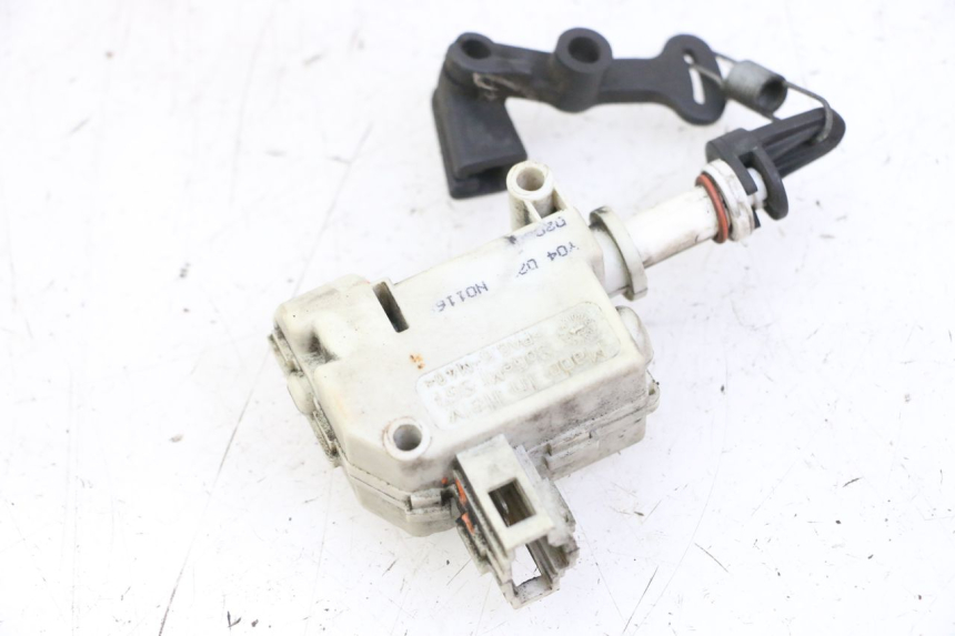 photo de CIERRE ASIENTO MOTOR PIAGGIO VESPA GRANTURISMO 200 (2004 - 2005)