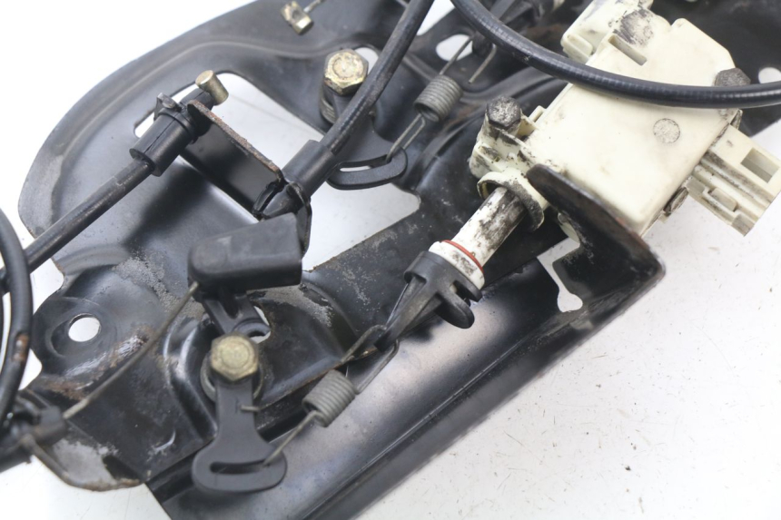 photo de CIERRE ASIENTO MOTOR PIAGGIO X8 125 (2004 - 2007)