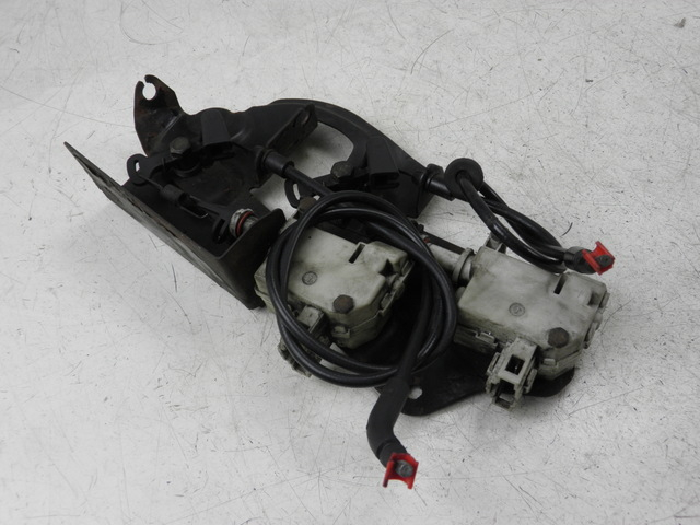 photo de CIERRE ASIENTO MOTOR PIAGGIO X8 125 (2004 - 2007)