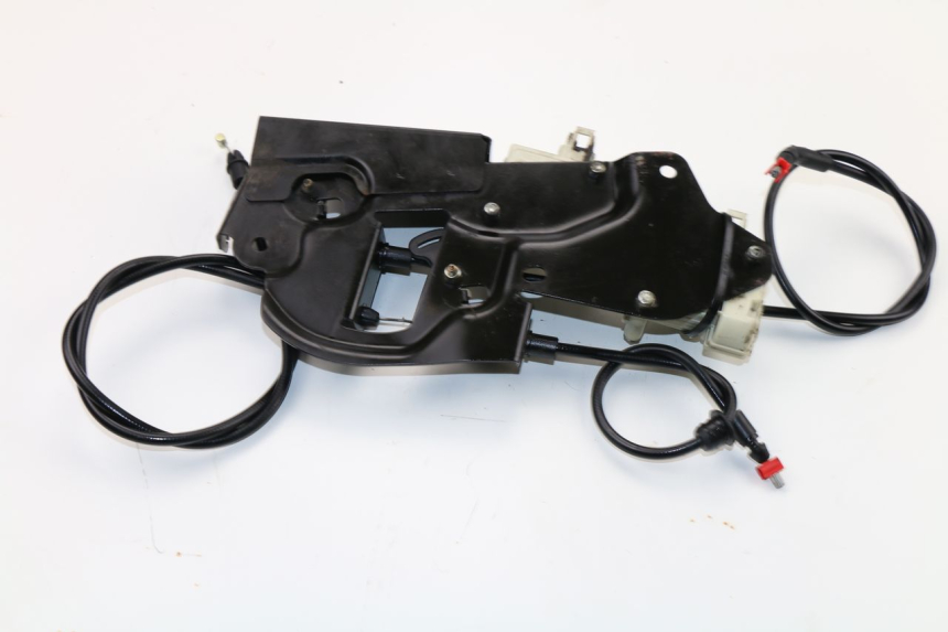 photo de CIERRE ASIENTO MOTOR PIAGGIO X8 STREET 125 (2006 - 2007)