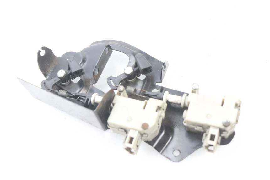 photo de CIERRE ASIENTO MOTOR PIAGGIO XEVO - X EVO 125 (2007 - 2016)