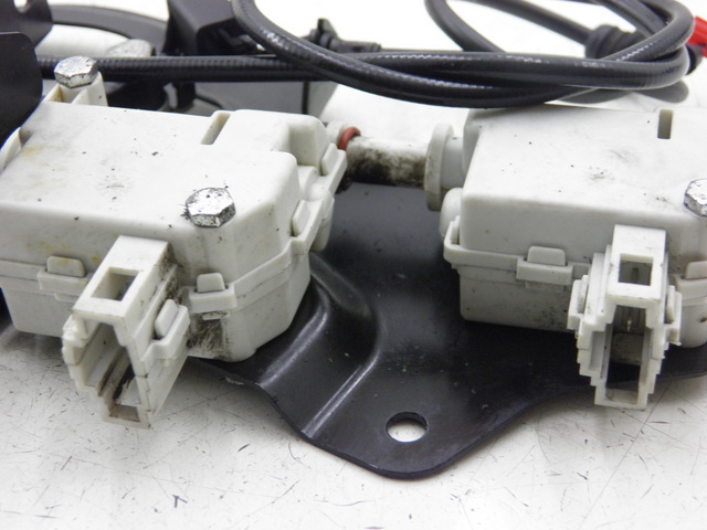 photo de CIERRE ASIENTO MOTOR PIAGGIO XEVO - X EVO 125 (2010 - 2015)