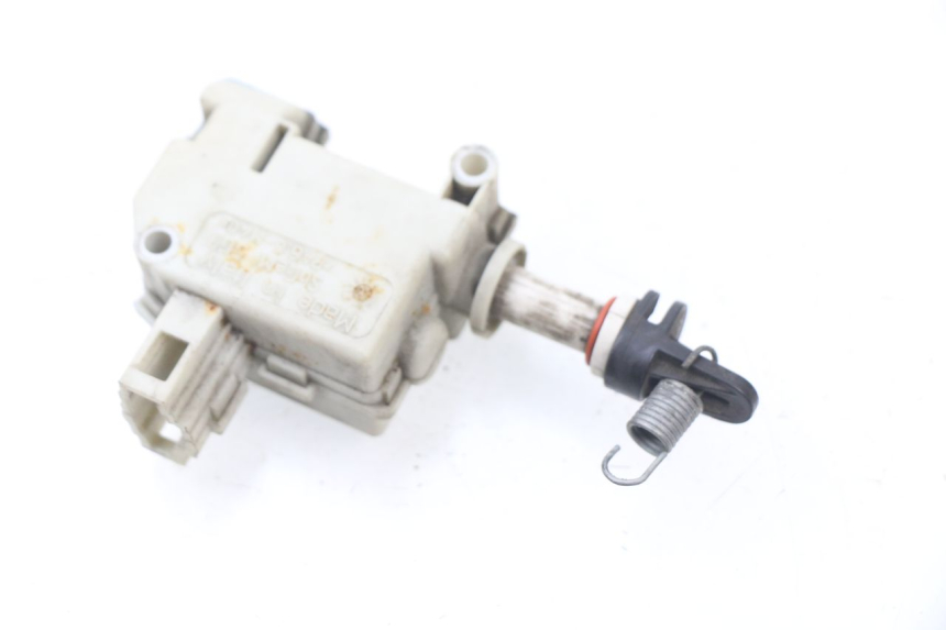 photo de CIERRE ASIENTO MOTOR PIAGGIO PRIMAVERA 125 (2013 - 2021) - Detalle de la pieza