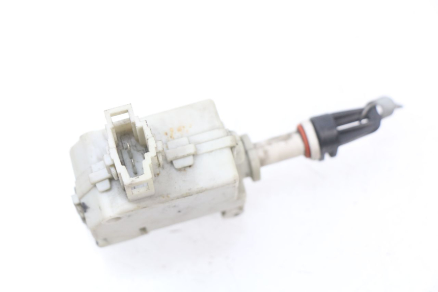 photo de CIERRE ASIENTO MOTOR PIAGGIO PRIMAVERA 125 (2013 - 2021) - Zoom estado de uso