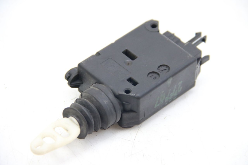 photo de MOTOR APERTURA BAÚL PEUGEOT SATELIS COMPRESSOR K15 125 (2006 - 2009) - Detalle de la pieza