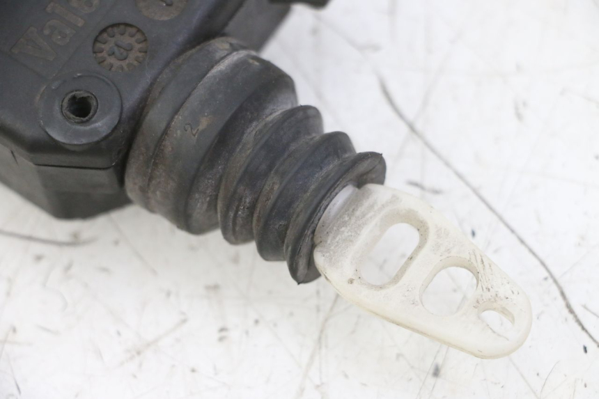 photo de CIERRE ASIENTO MOTOR PEUGEOT SATELIS 125 (2013 - 2018)