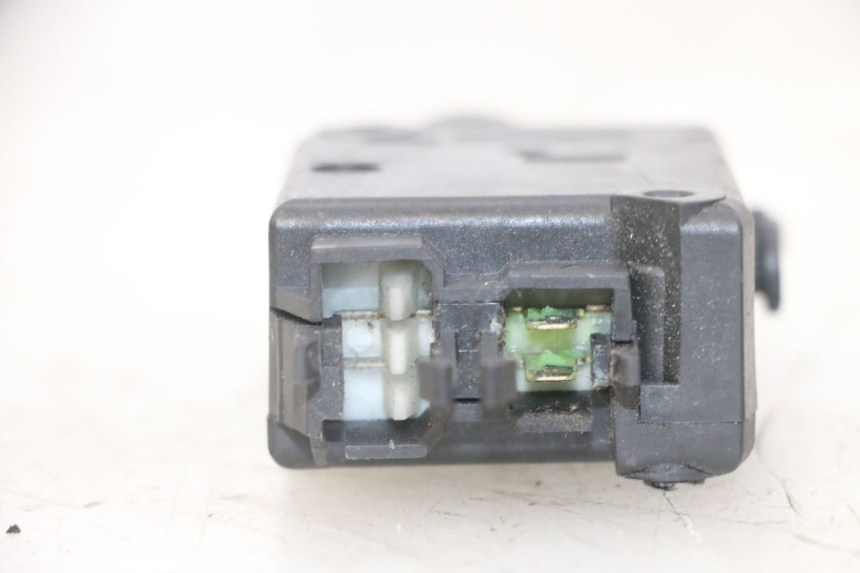 photo de CIERRE ASIENTO MOTOR PEUGEOT SATELIS 125 (2013 - 2018)