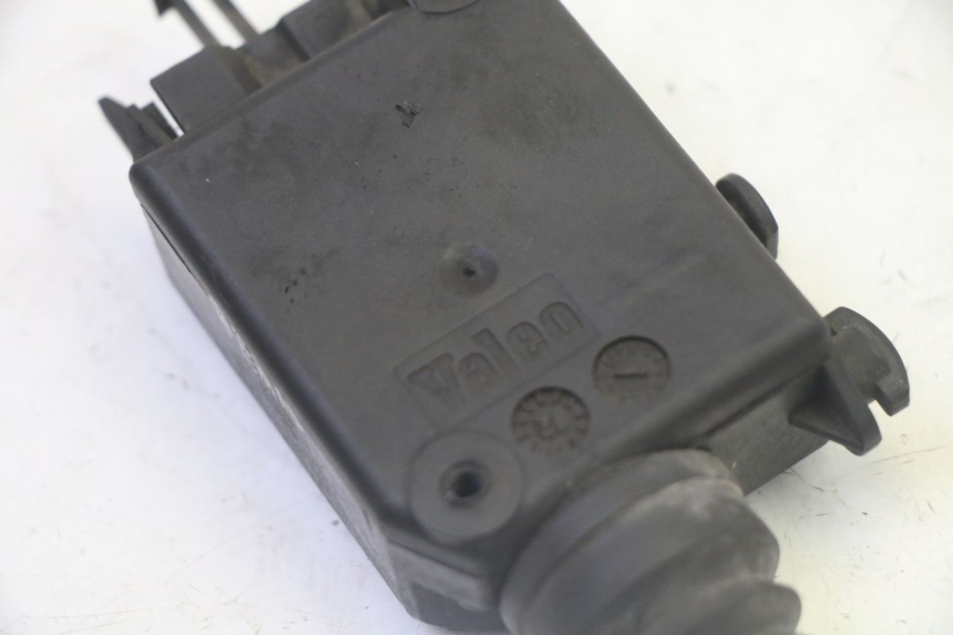 photo de CIERRE ASIENTO MOTOR PEUGEOT SATELIS 125 (2013 - 2018)