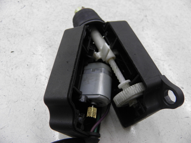 photo de CIERRE ASIENTO MOTOR SYM MAXSYM I 400 (2011 - 2016)