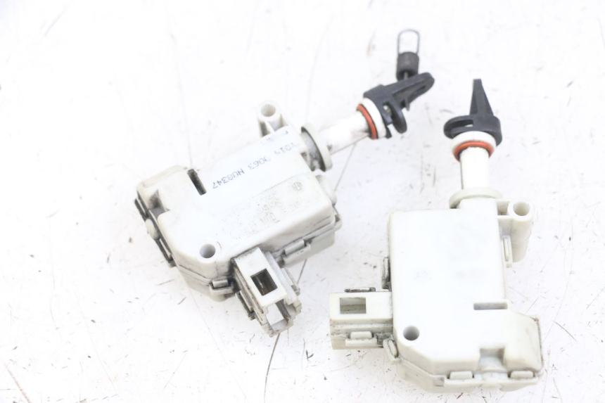 photo de MOTOR APERTURA BAÚL PIAGGIO X10 125 (2012 - 2017)