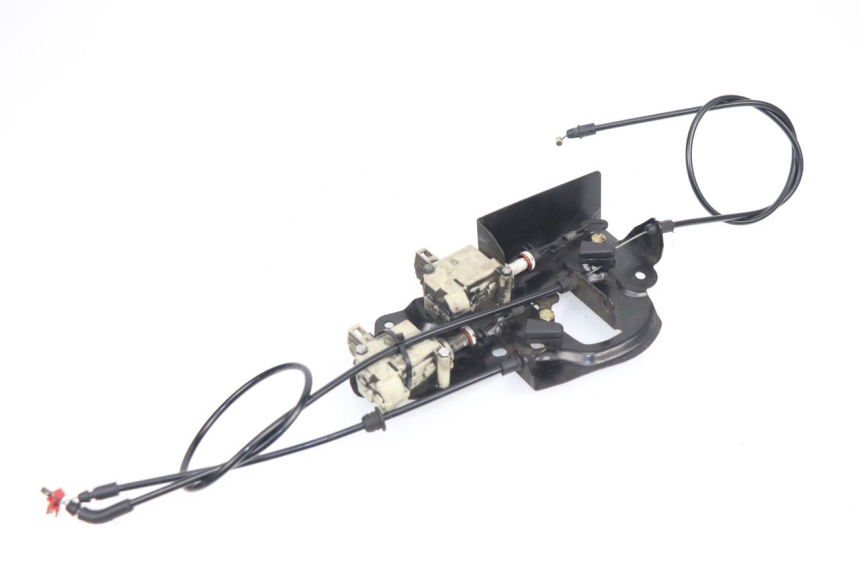 photo de CIERRE ASIENTO MOTOR PIAGGIO X8 400 (2006 - 2007)