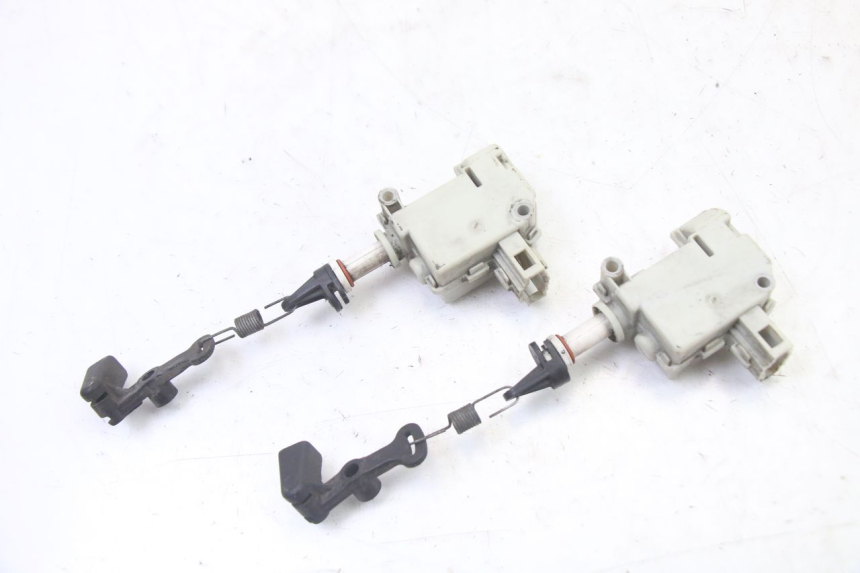 photo de CIERRE ASIENTO MOTOR PIAGGIO XEVO - X EVO 125 (2007 - 2016)