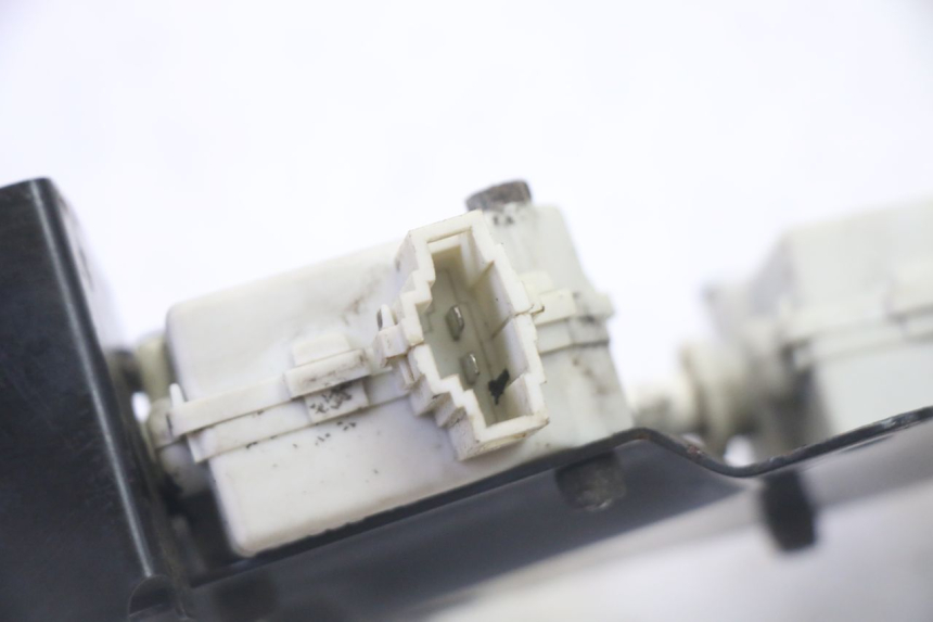 photo de CIERRE ASIENTO MOTOR PIAGGIO XEVO - X EVO 125 (2007 - 2016)